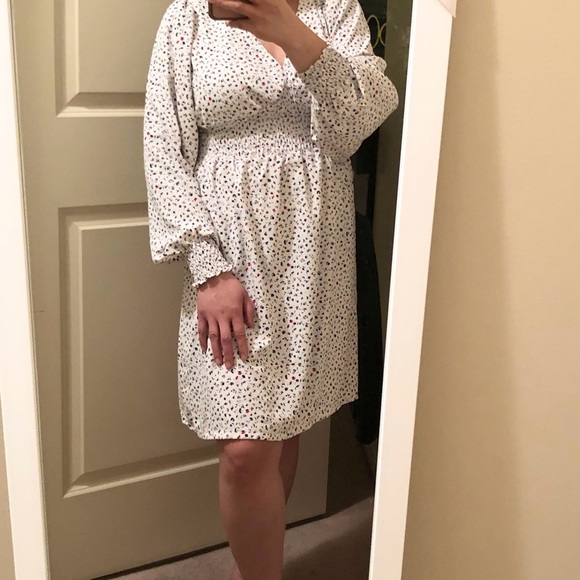 💜SOLD💜Dainty floral dress - Picture 9 of 10